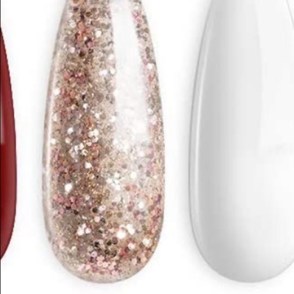 Other - Gold glitter bronze Beetles Gel Polish
Alcohol Toxin Free
7.5 Milliliters
